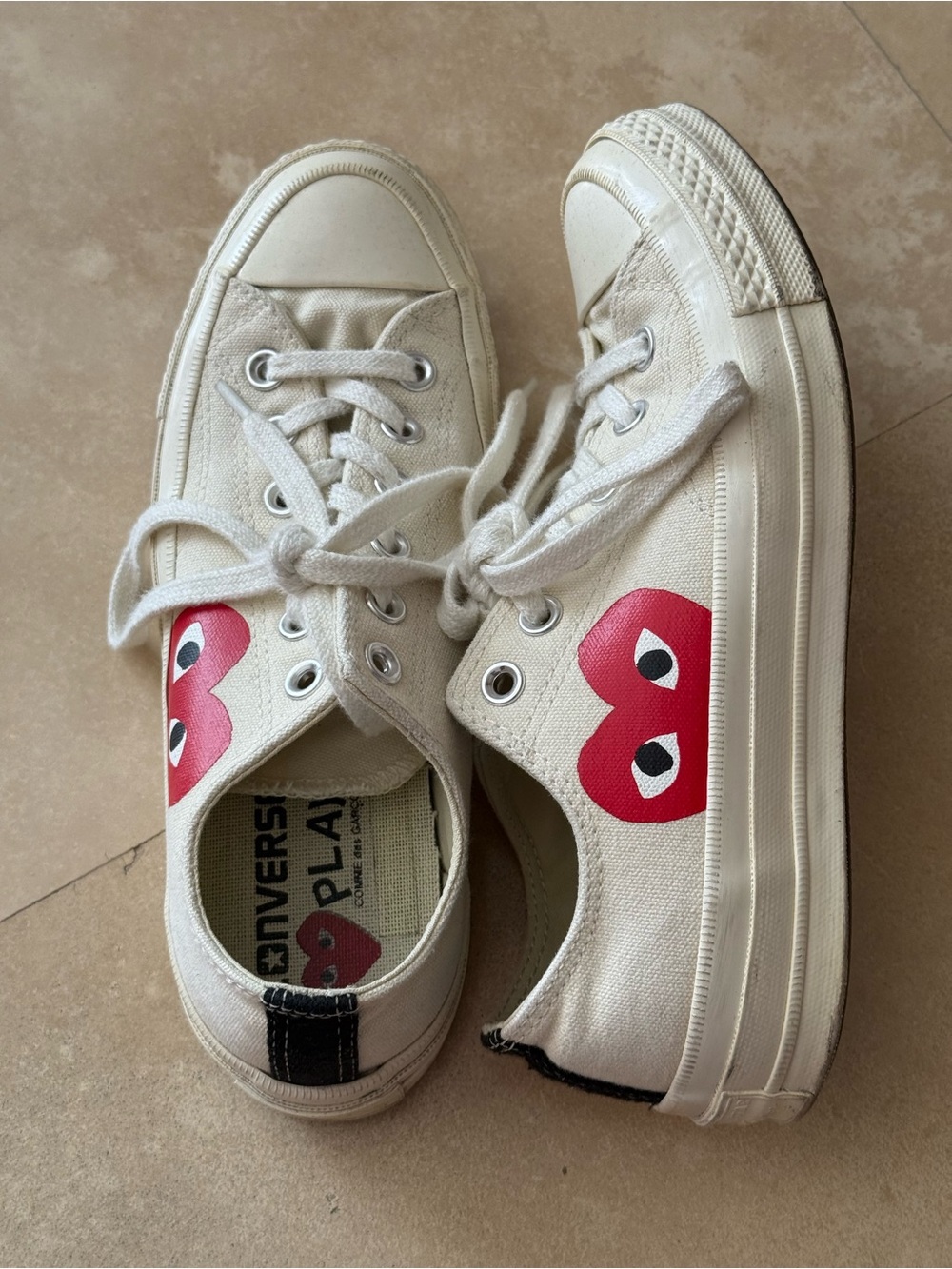 Comme des Garcons PLAY White Canvas Low-Top Sneakers with Red Heart - Picture 4 of 9